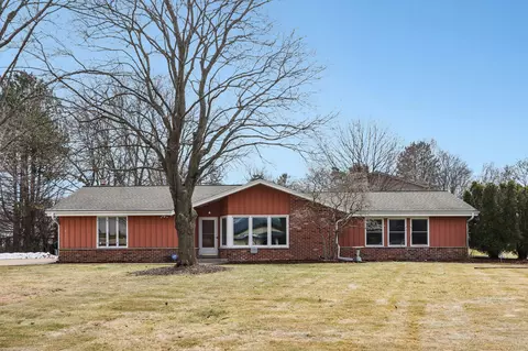 18215 Parish, Brookfield, WI 53045