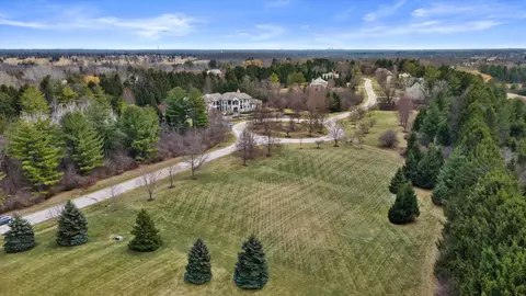 13965 N Pine Blf, Mequon, WI 53097