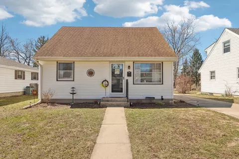 1308 W End, Waukesha, WI 53188