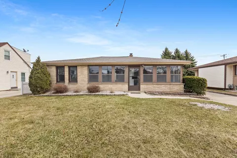 4842 S 26th, Milwaukee, WI 53221