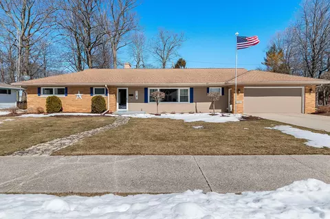 2224 Markham, Manitowoc, WI 54220