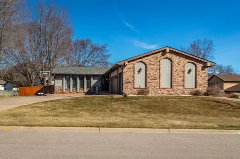 1206 Greenridge, Onalaska, WI 54650