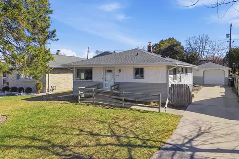 4216 S 89th, Greenfield, WI 53228