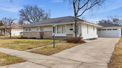 5222 Mead, Greendale, WI 53129