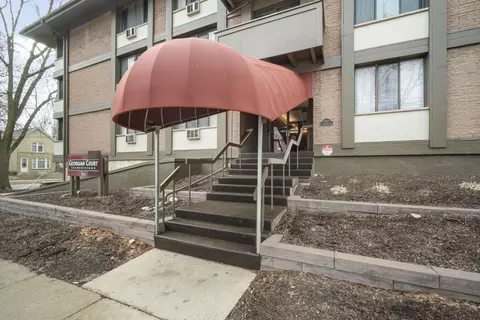 2025 E Greenwich #201, Milwaukee, WI 53211