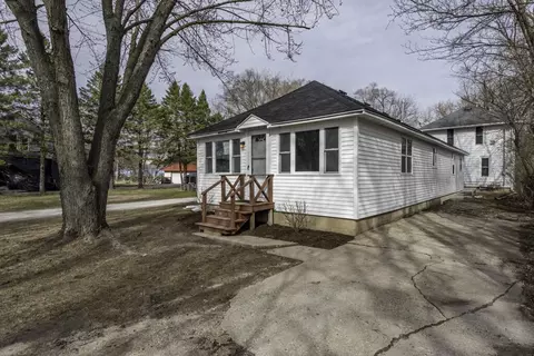 606 S Cogswell, Silver Lake, WI 53170