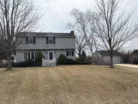414 Meadow, Eagle, WI 53119
