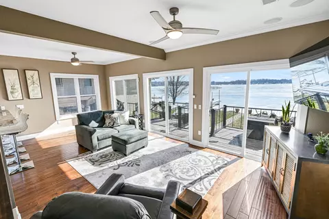 616 Kopmeier, Pewaukee, WI 53072