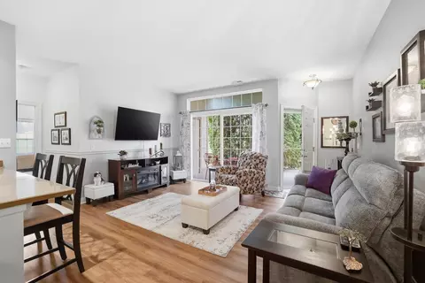 2287 W Vista Bella, Oak Creek, WI 53154