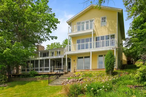 w2115 Beulah Heights Road, East Troy, WI 53120