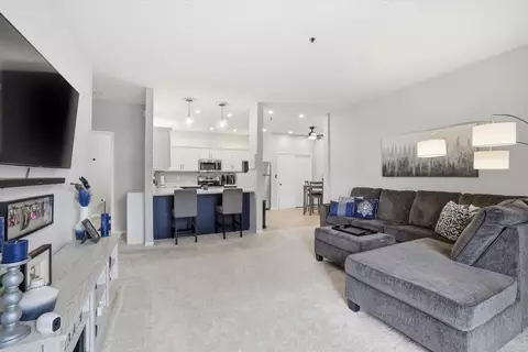 3360 E College #5, Cudahy, WI 53110