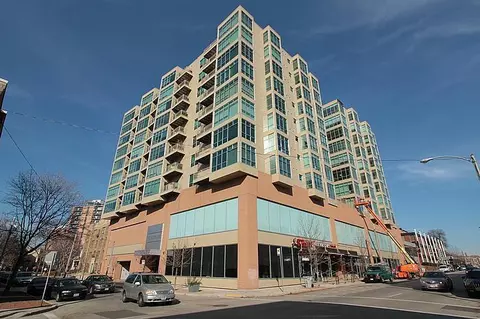1550 E Royall #408, Milwaukee, WI 53202