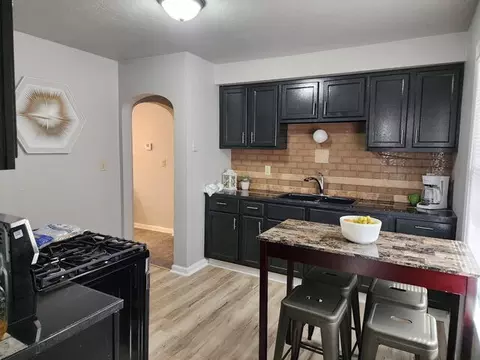 5950 N 71, Milwaukee, WI 53218