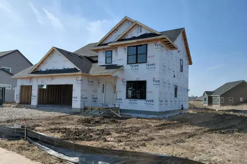 1722 Hammock, Oconomowoc, WI 53066