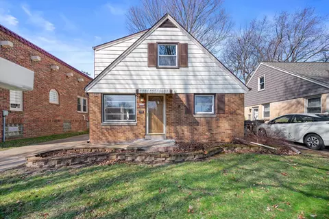 5713 N Argyle, Glendale, WI 53209