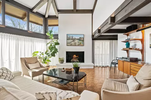 930 Alpine #PP2, Fontana, WI 53125