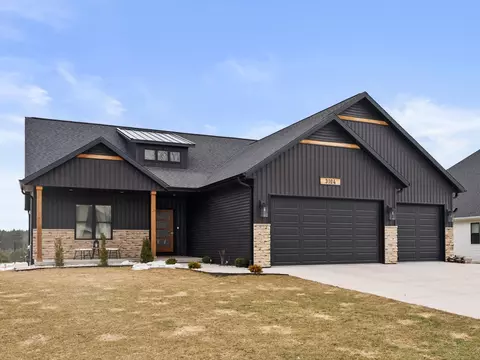 3104 Sandy Rdg, Two Rivers, WI 54241