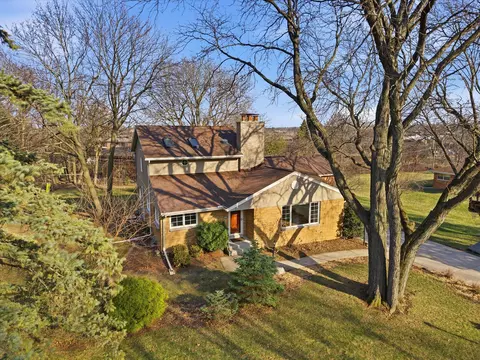 2340 Alta Louise, Brookfield, WI 53045