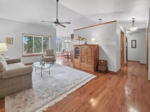 18125 W Wisconsin #203, Brookfield, WI 53045