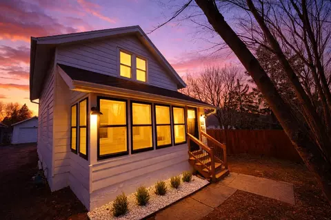 120 4th, Waukesha, WI 53188