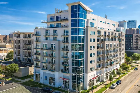 601 E Ogden #412, Milwaukee, WI 53202