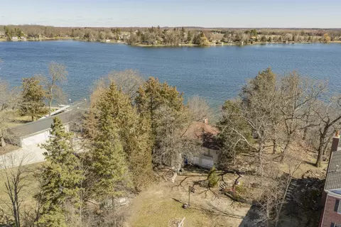 212 S Golden Lk, Summit, WI 53066
