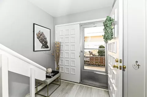 11926 W W Ml #4, Milwaukee, WI 53225