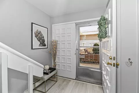 11926 W W Ml #4, Milwaukee, WI 53225