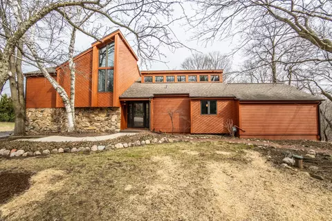 3113 Rolaine, Hartford, WI 53027