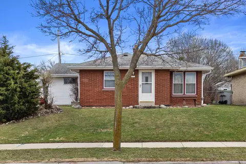 1511 W Klein, Milwaukee, WI 53221