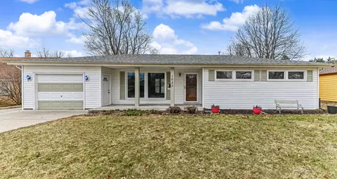 1023 W Glenn, Waukesha, WI 53188