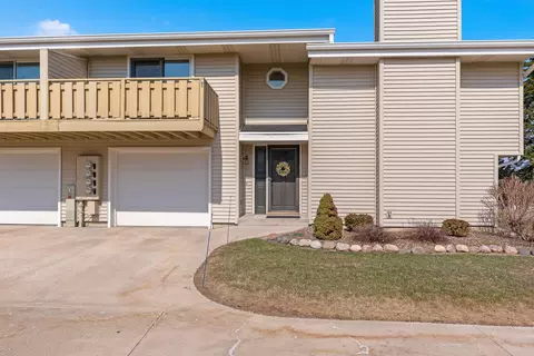 6461 S Crabapple #2, Oak Creek, WI 53154