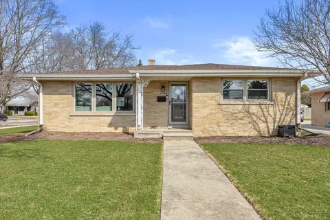 2424 24th, Kenosha, WI 53140