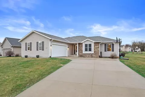 n7996 Woody Lane, Ixonia, WI 53036