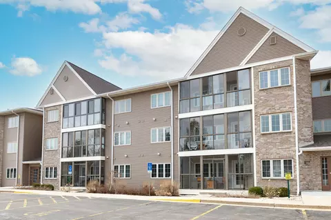 207 Oconomowoc, Oconomowoc, WI 53066