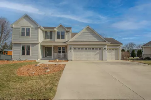 805 Red Fox, Watertown, WI 53094
