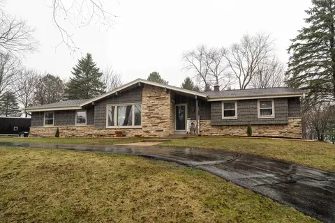 s83w27570 Beaver, Mukwonago, WI 53149