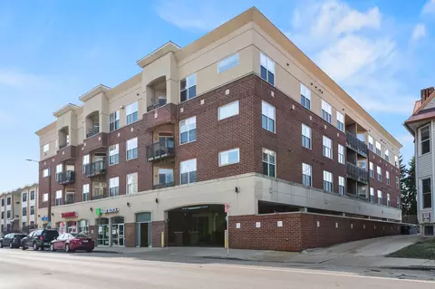1619 N Farwell #206, Milwaukee, WI 53202