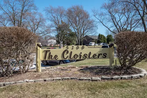 5200 S Tuckaway #270D, Greenfield, WI 53221