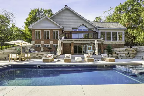 n29w30388 Hawksnest, Delafield, WI 53072