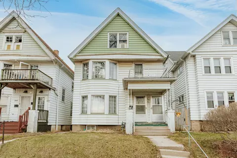 2813 N Humboldt #2815, Milwaukee, WI 53212