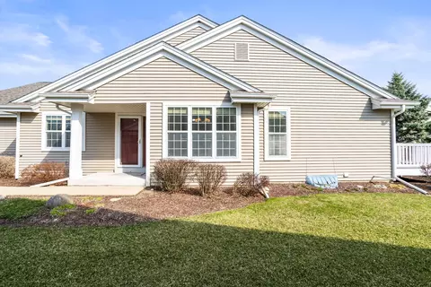 617 Hickory Holw #A, Waterford, WI 53185
