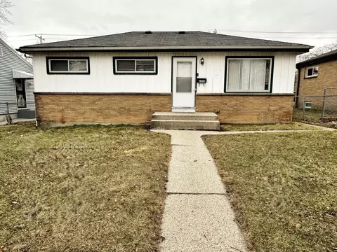 8243 W Grantosa, Milwaukee, WI 53218