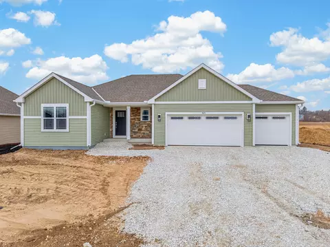 925 Cardinal, Mukwonago, WI 53149