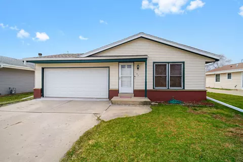 157 W Goldleaf, Milwaukee, WI 53207