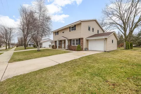 2419 Deerfield, West Bend, WI 53090