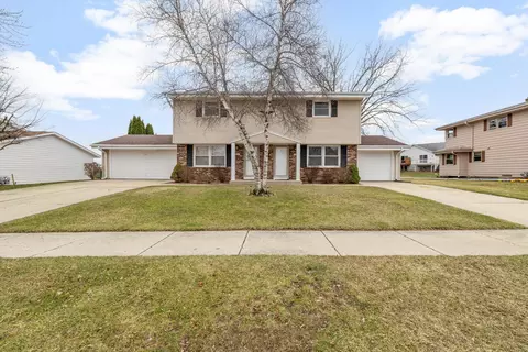 2421 Deerfield, West Bend, WI 53090