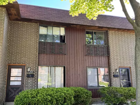 6266 W W Prt, Milwaukee, WI 53223