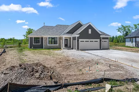 w251n2437 Valleyview, Pewaukee, WI 53072