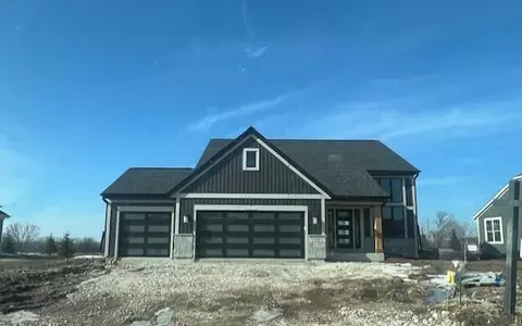 w251n2385 Valleyview, Pewaukee, WI 53072